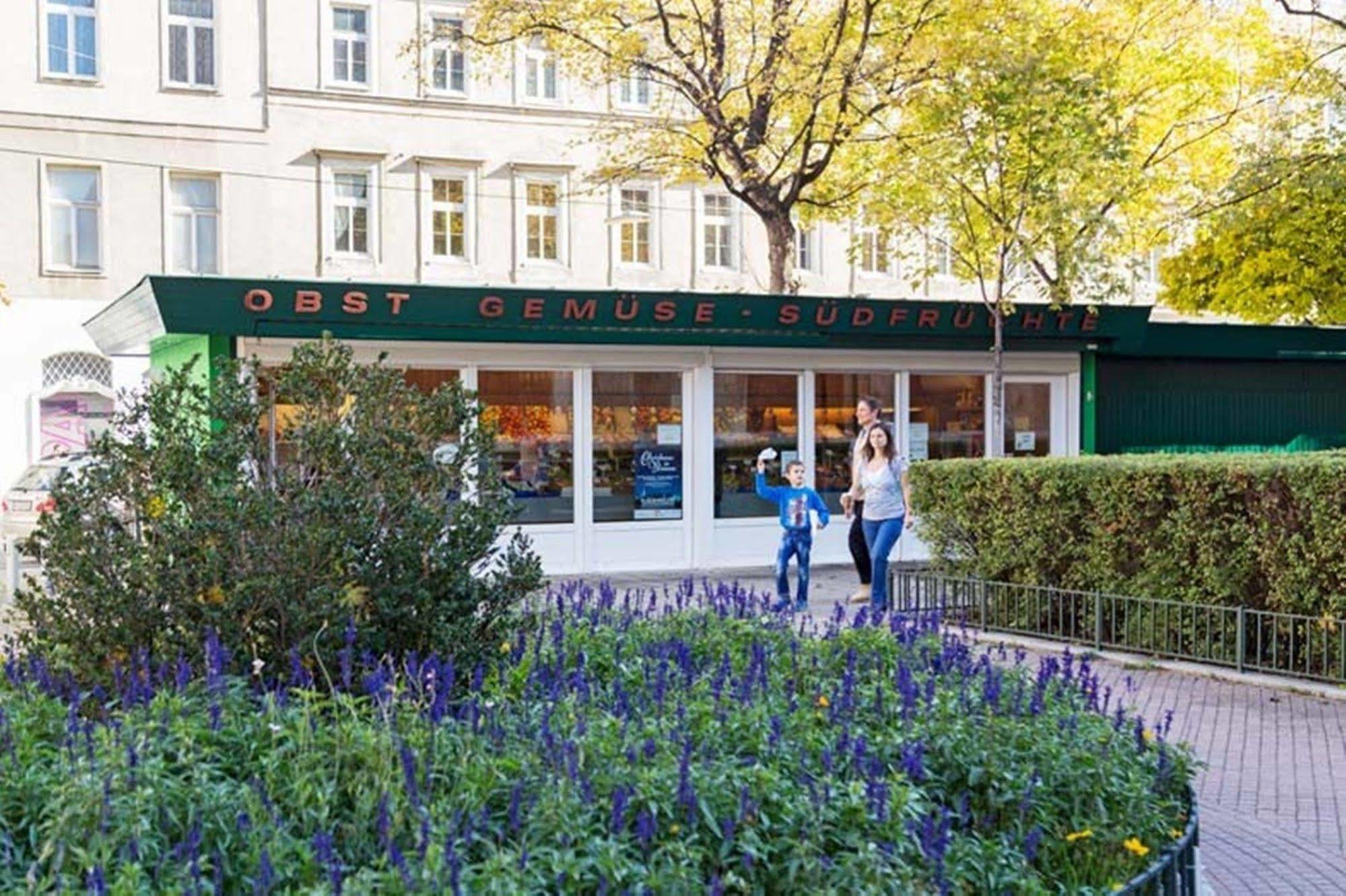 Graetzlhotel Beim Belvedere Виена Екстериор снимка